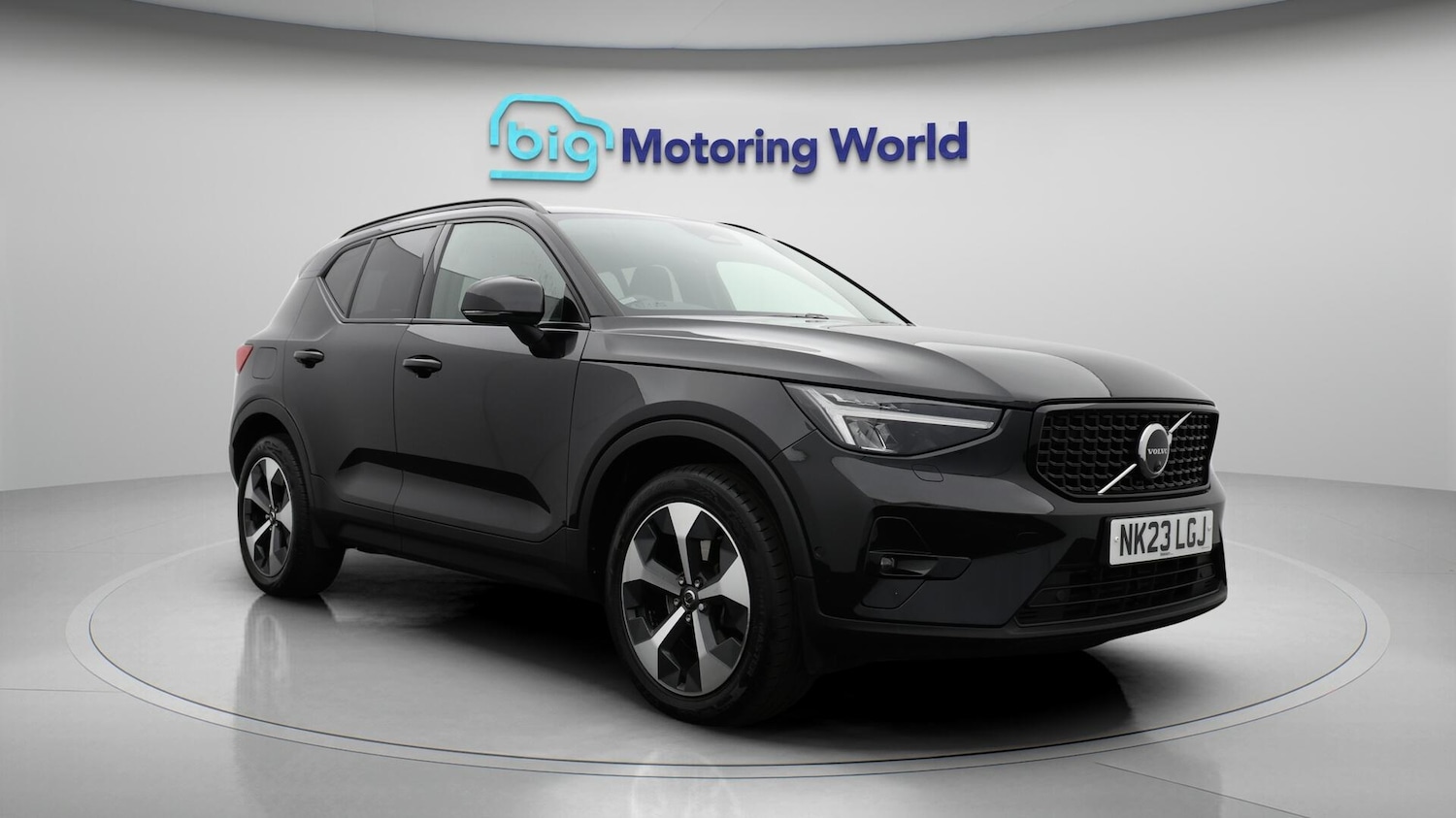 Used Volvo XC40 2023 for sale - 76456847: Photo 2