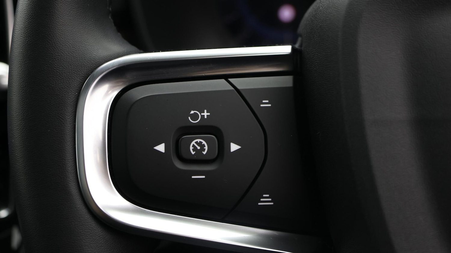 Used Volvo XC40 2023 for sale - 76456847: Photo 26