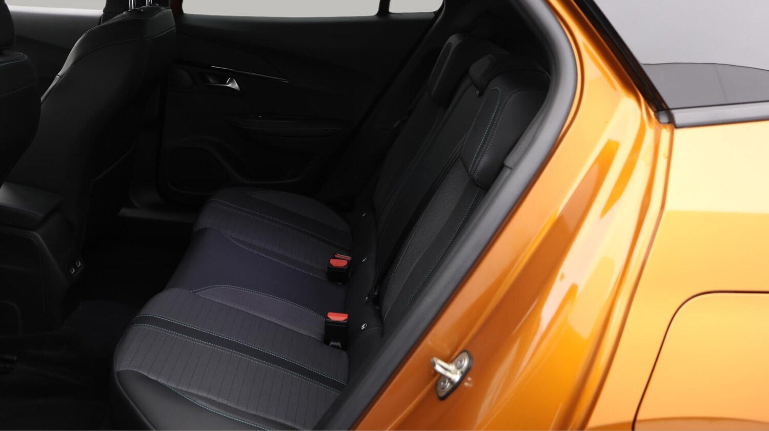 Used Peugeot E-2008 2021 for sale - 75978730: Photo 17