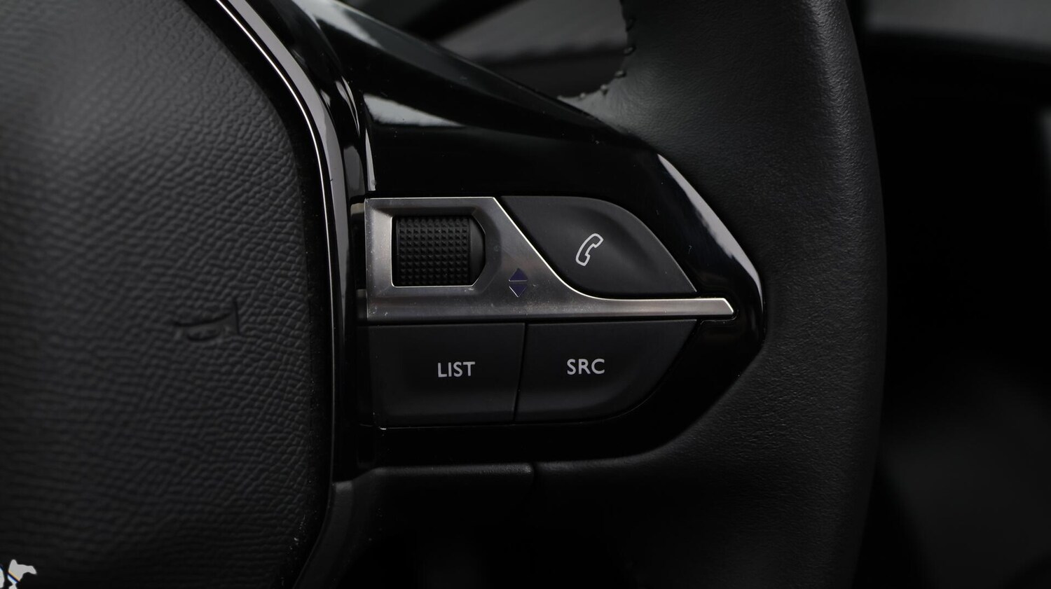Used Peugeot E-2008 2021 for sale - 75978730: Photo 25