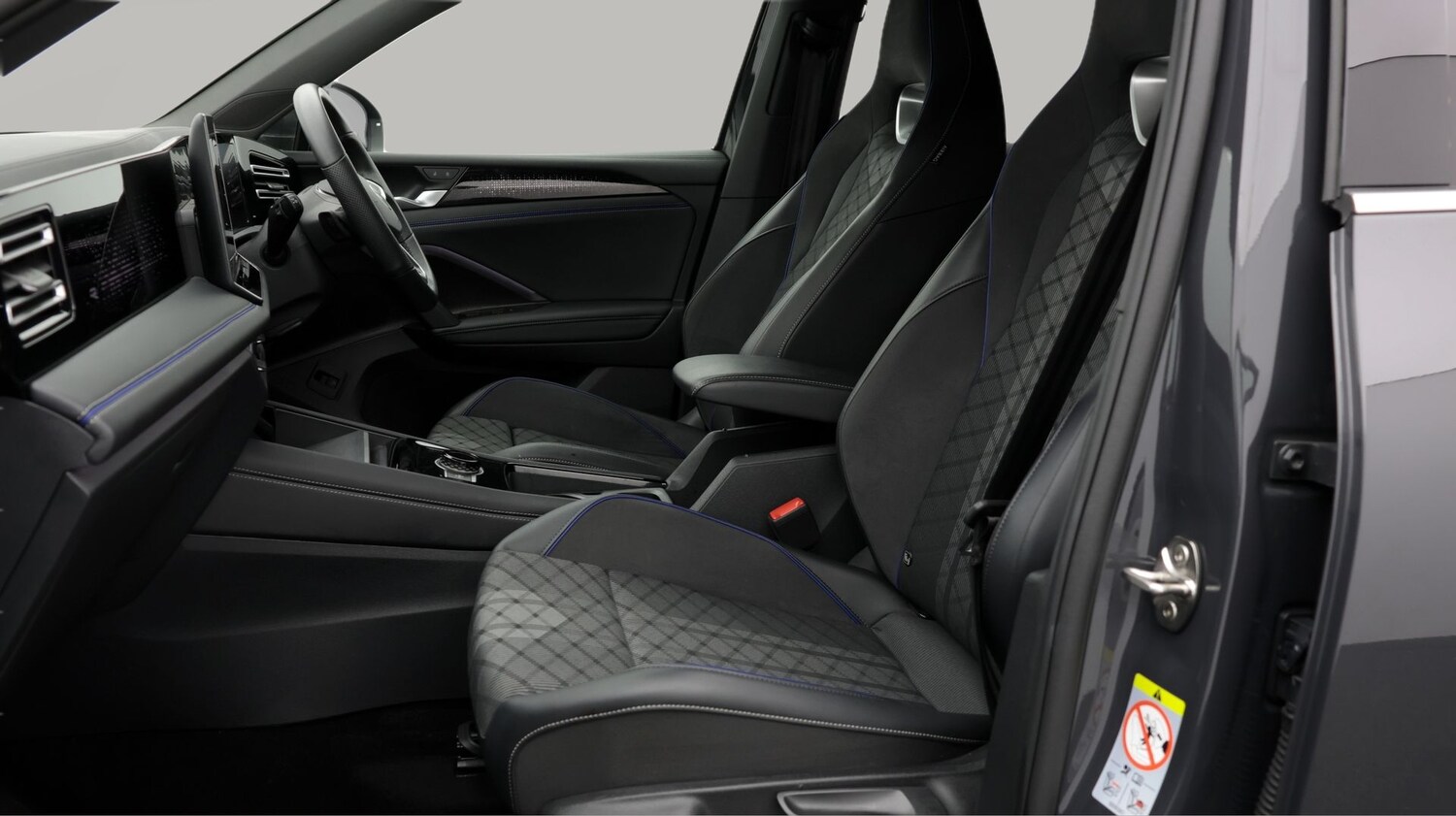 Used Volkswagen Tiguan 2025 for sale - 77891510: Photo 14