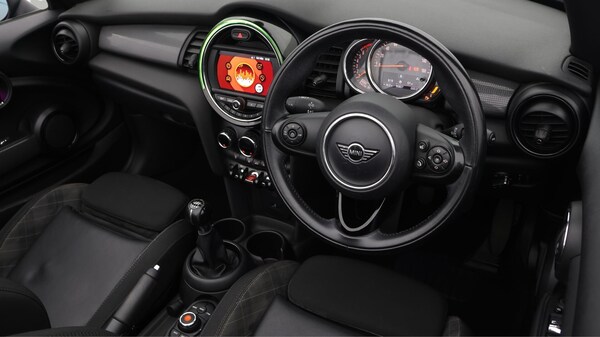 Used MINI Convertible 2018 for sale - 76228126: Photo 10