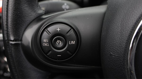 Used MINI Convertible 2018 for sale - 76228126: Photo 24