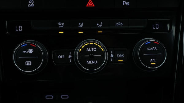 Used Volkswagen T-Roc for sale - 76247932: Photo 13