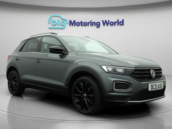 Used Volkswagen T-Roc for sale - 76247932: Photo 1