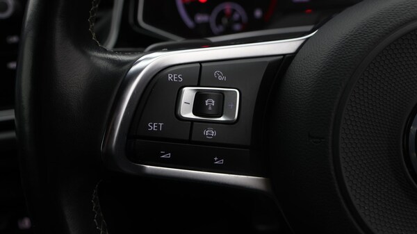 Used Volkswagen T-Roc for sale - 76247932: Photo 22