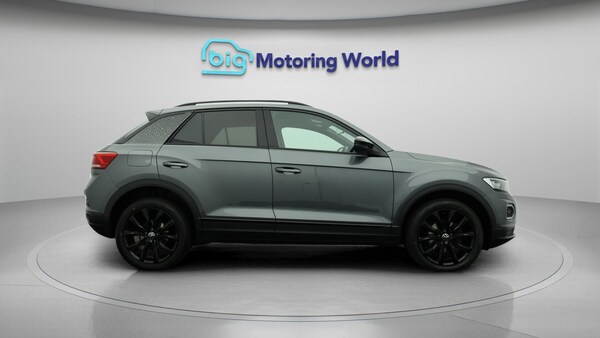 Used Volkswagen T-Roc for sale - 76247932: Photo 9