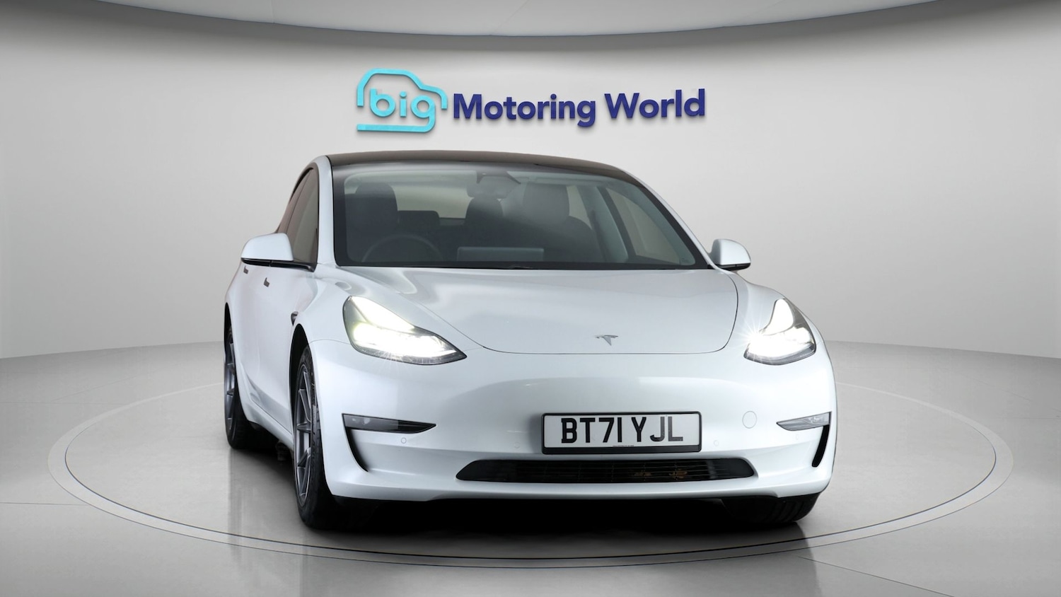 Used Tesla Model 3 2021 for sale - 78053209: Photo 2