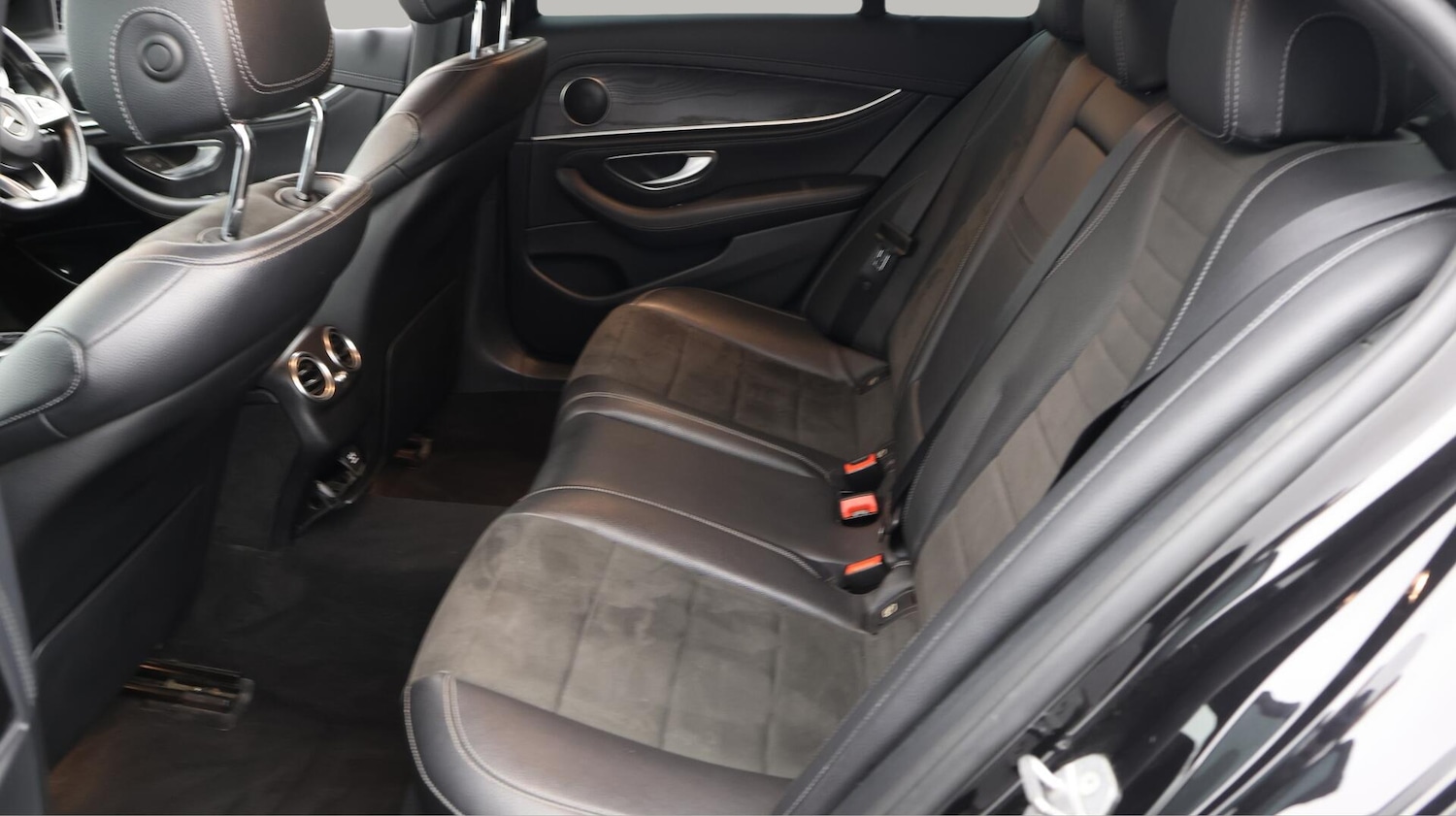 Used Mercedes-Benz E Class 2018 for sale - 76422908: Photo 17