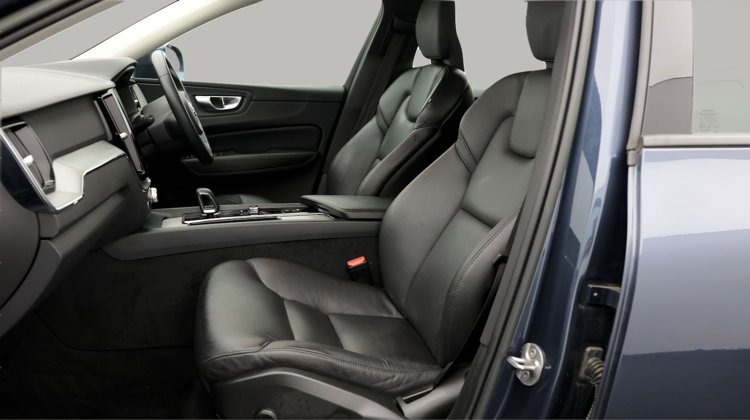 Used Volvo XC60 2022 for sale - 77919188: Photo 14