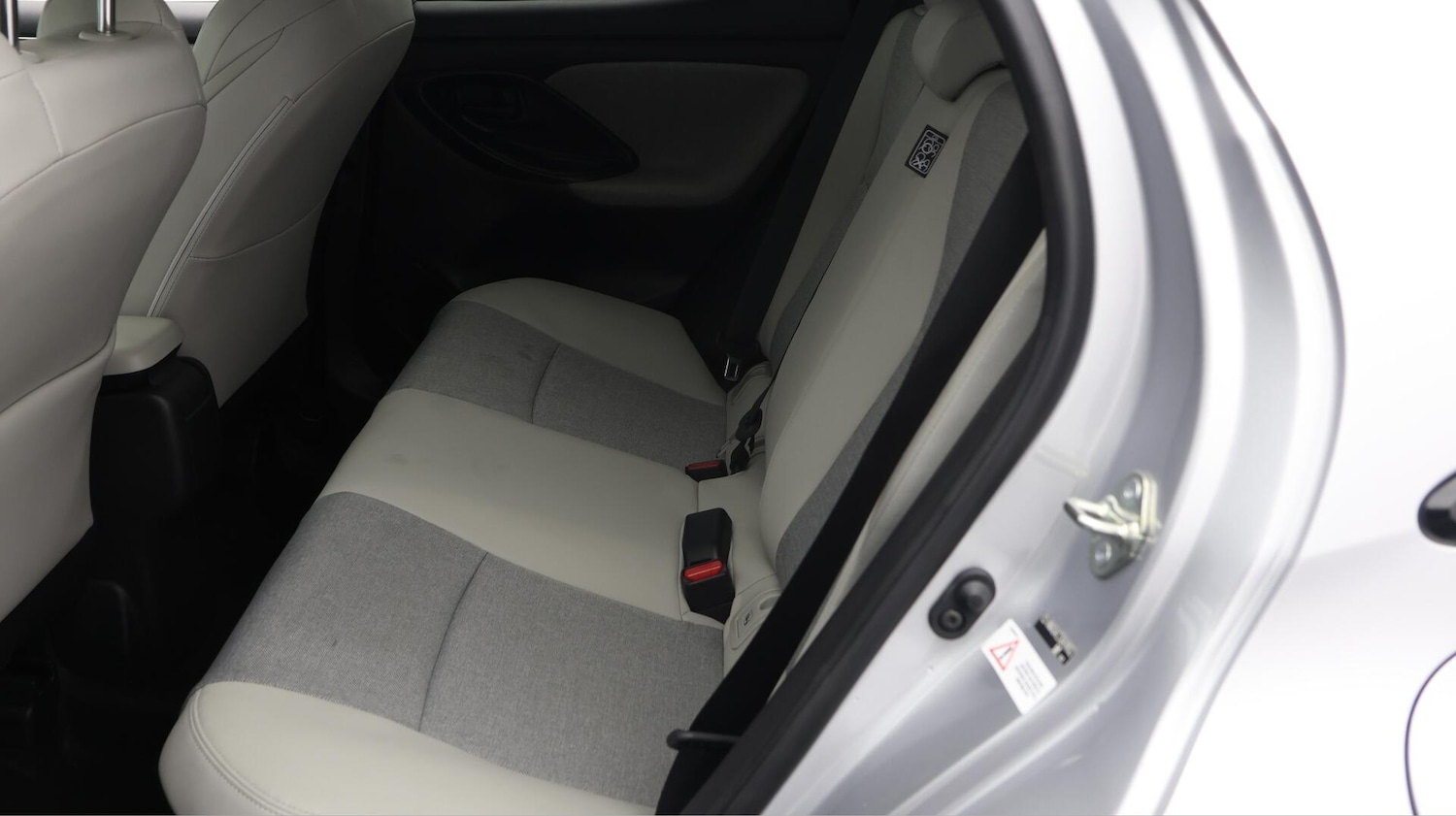 Used Toyota Yaris 2021 for sale - 76041948: Photo 17