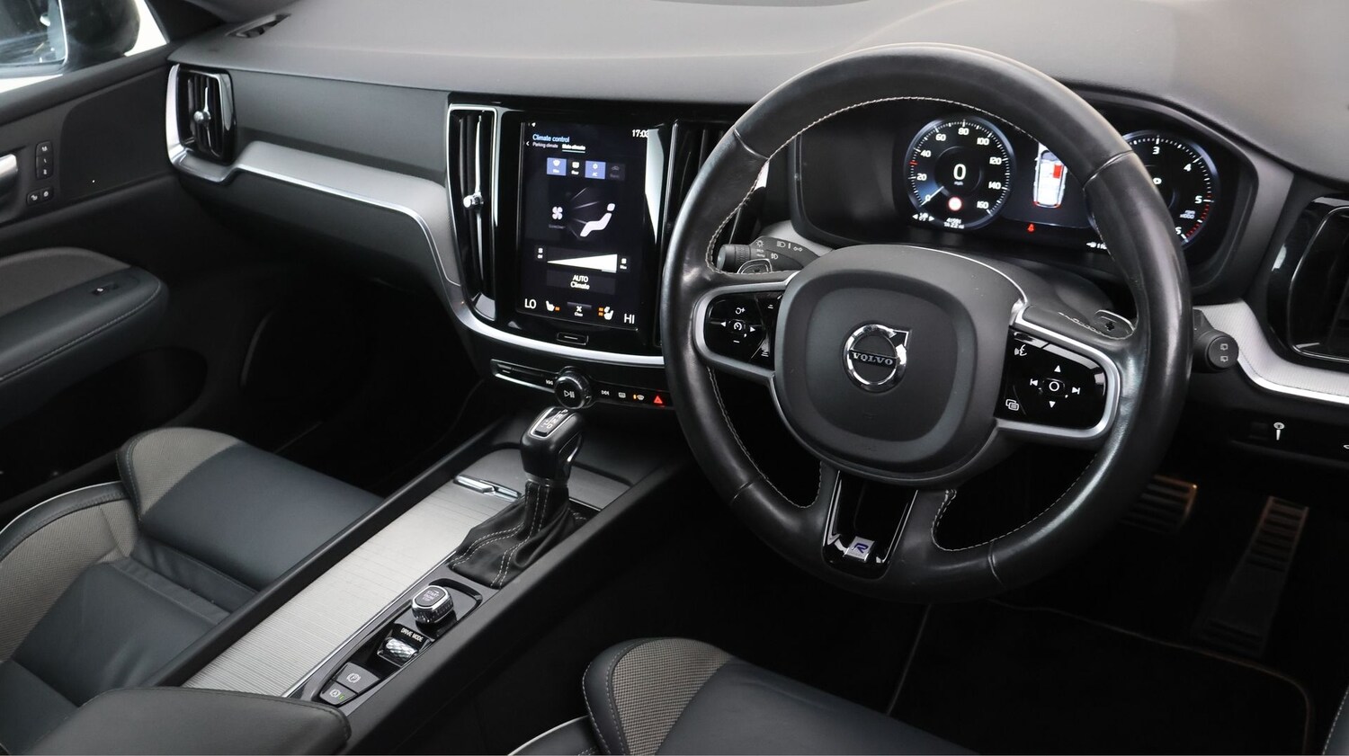 Used Volvo V60 2020 for sale - 77532207: Photo 9