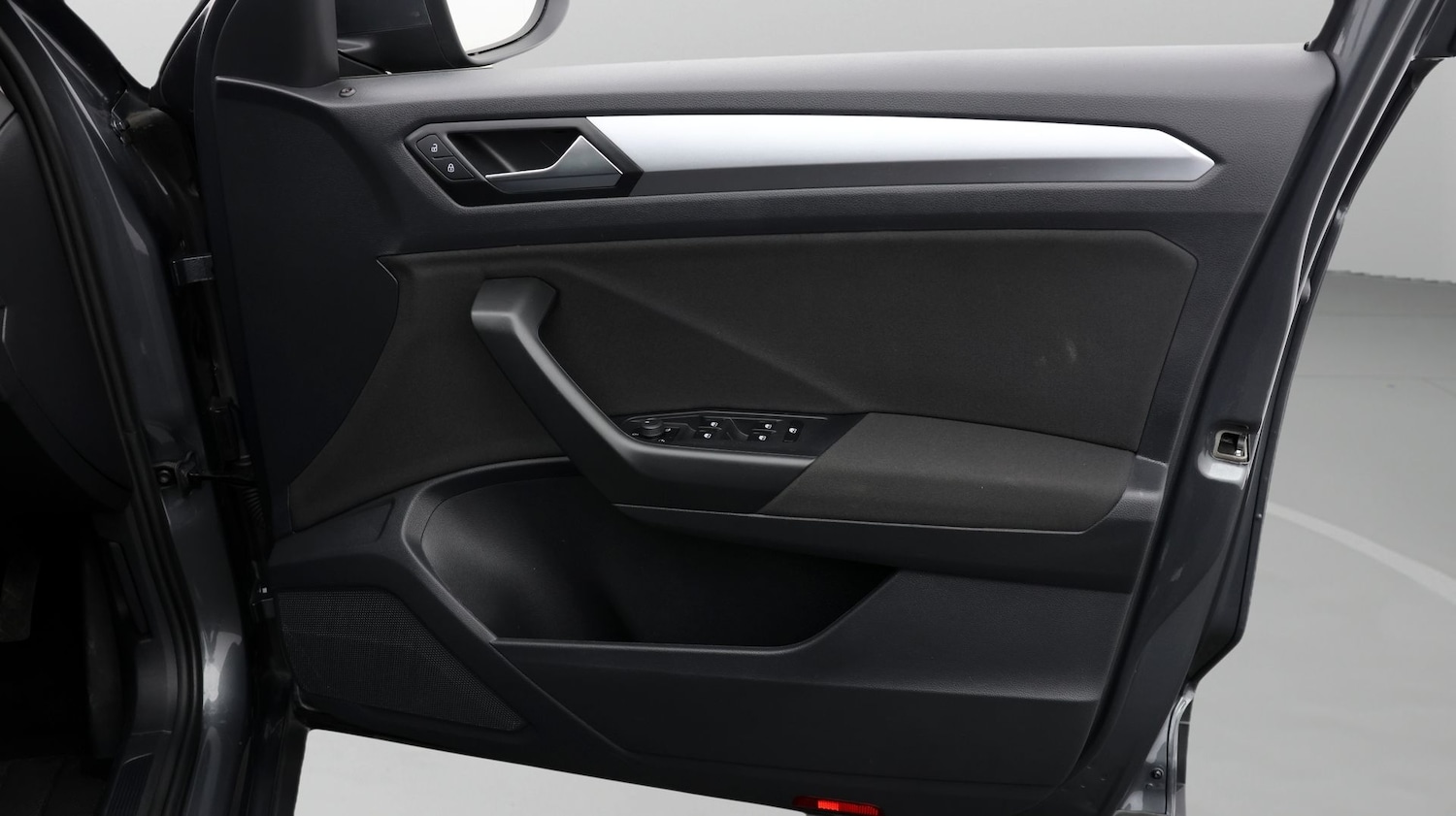 Used Volkswagen T-Roc 2023 for sale - 77413361: Photo 15