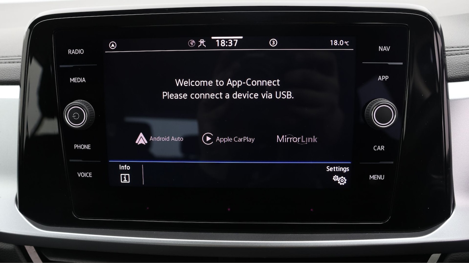 Used Volkswagen T-Roc 2023 for sale - 77413361: Photo 22