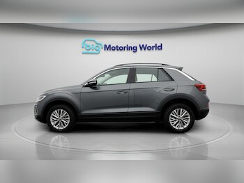 Used Volkswagen T-Roc 2023 for sale - 77413361: Photo
