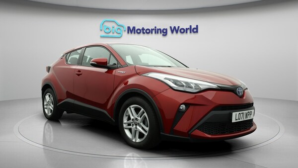 Used Toyota C-HR 2022 for sale - 76283169: Photo 2