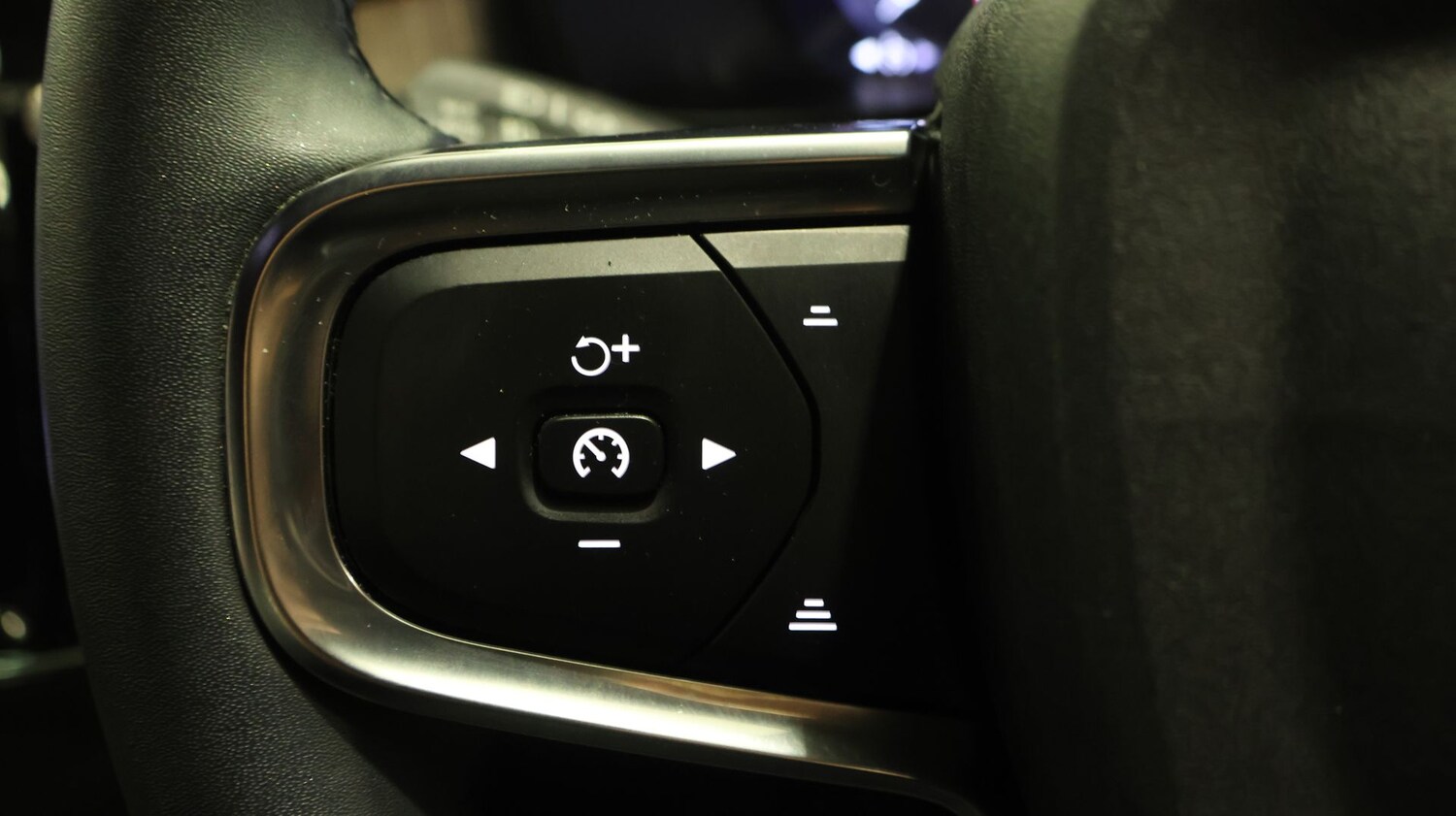 Used Volvo XC40 2022 for sale - 77278479: Photo 21