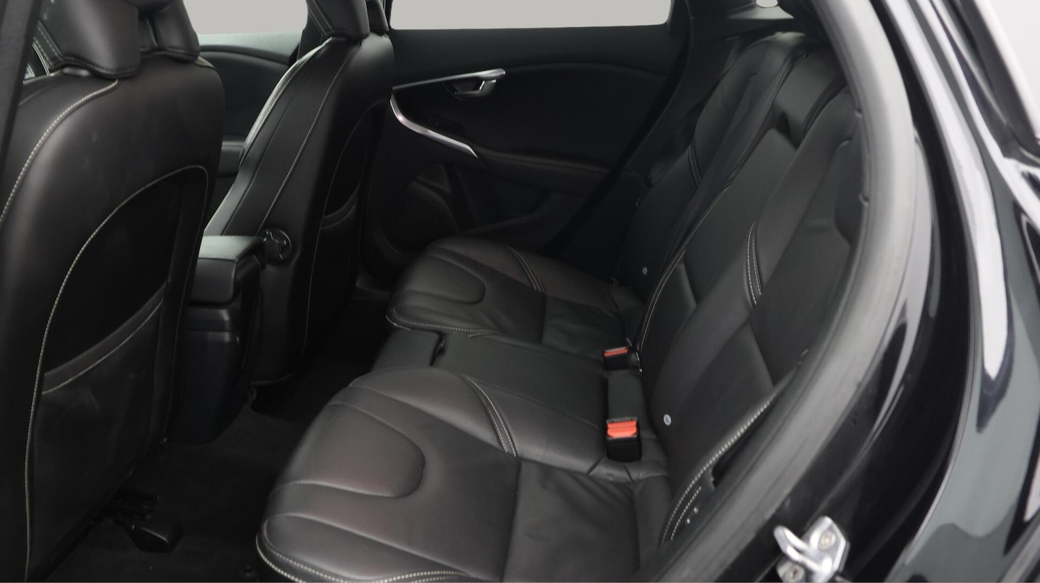 Used Volvo V40 2019 for sale - 76513055: Photo 17