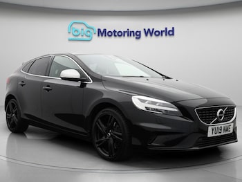 Used Volvo V40 2019 for sale - 76513055: Photo