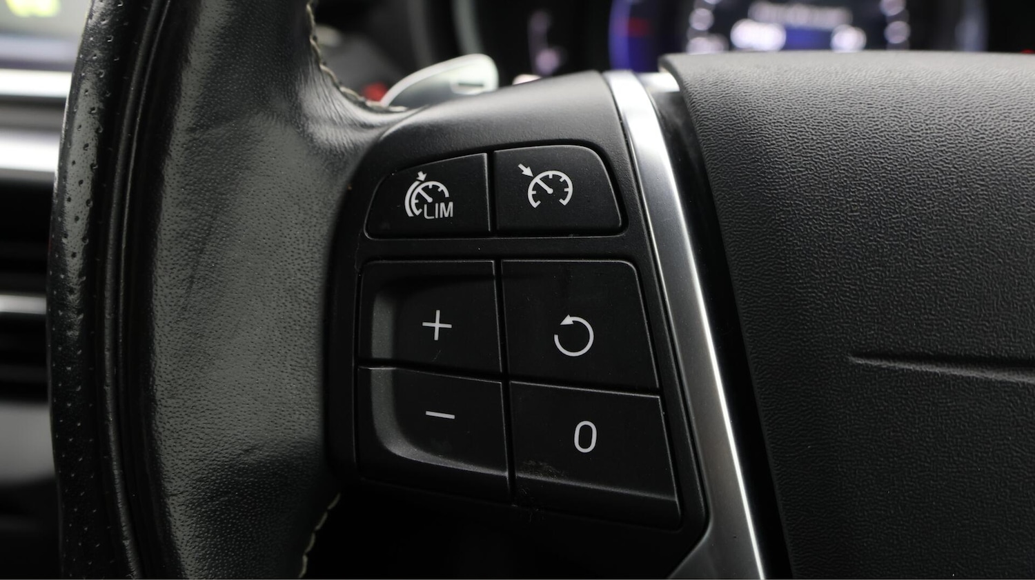 Used Volvo V40 2019 for sale - 76513055: Photo 23