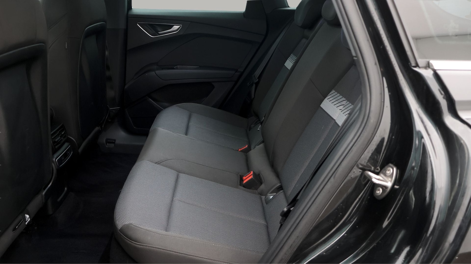 Used Audi Q4 e-tron 2023 for sale - 77628932: Photo 16