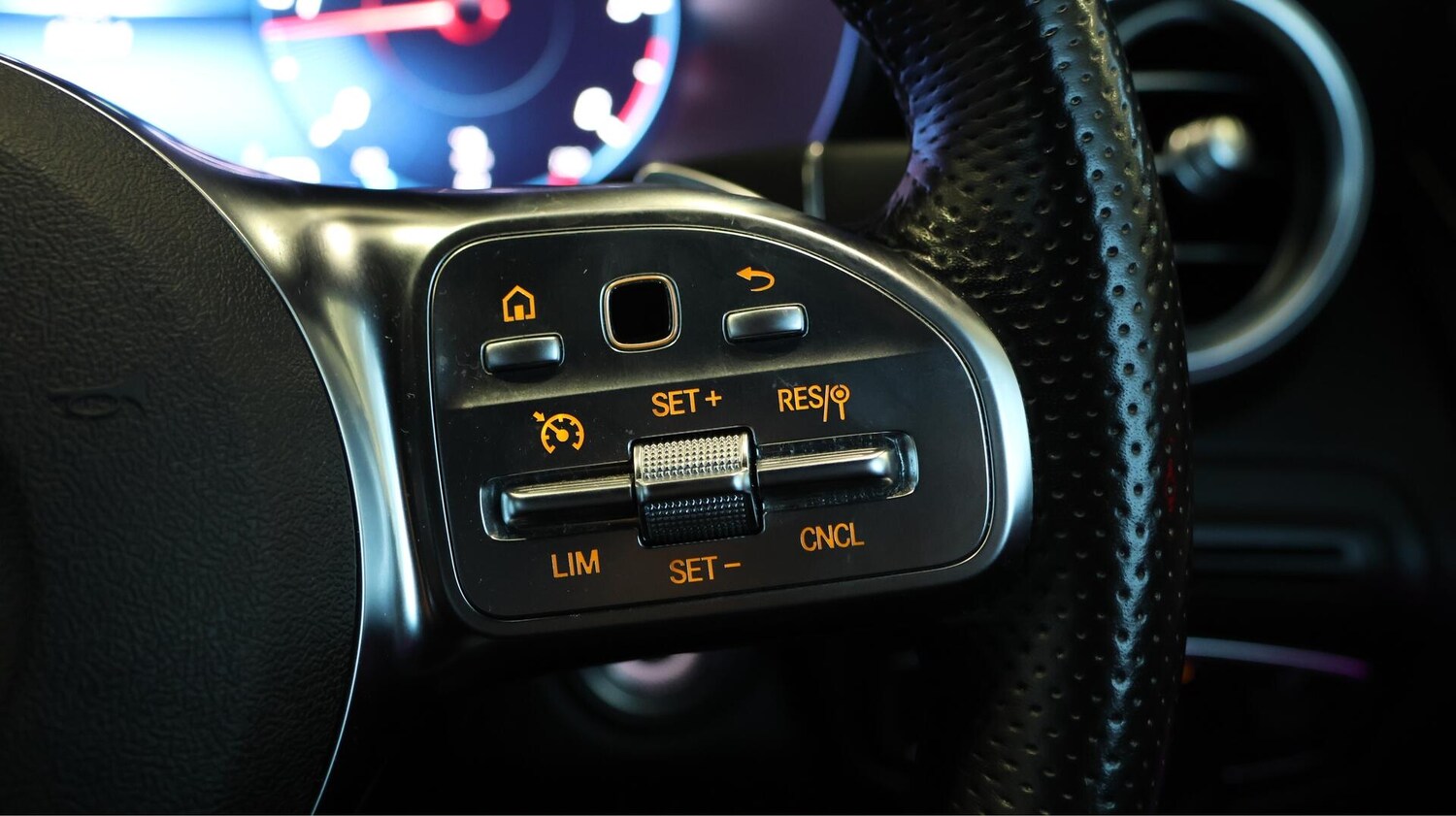 Used Mercedes-Benz GLC 2022 for sale - 76295358: Photo 24