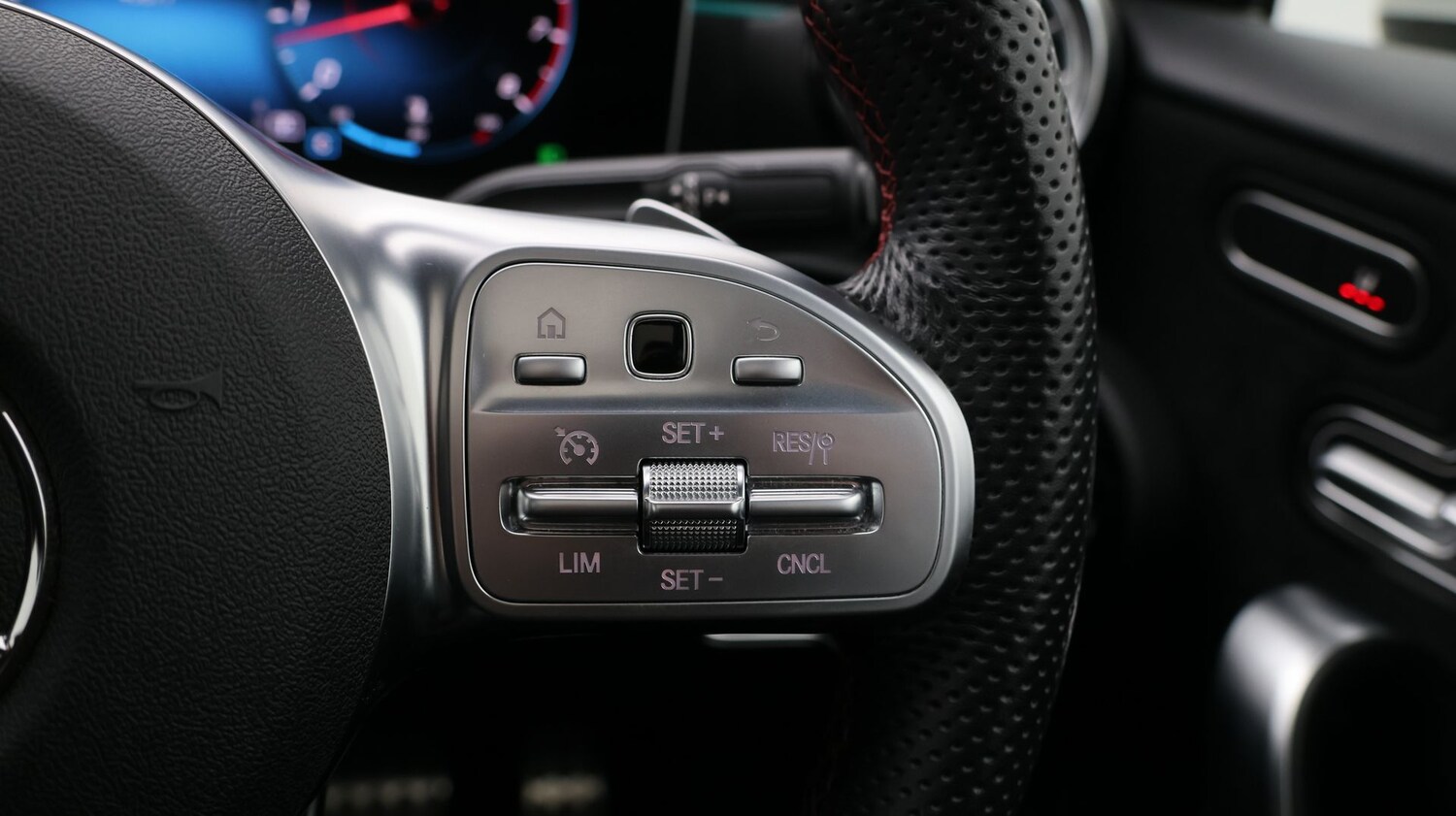 Used Mercedes-Benz A-Class for sale - 77690577: Photo 28