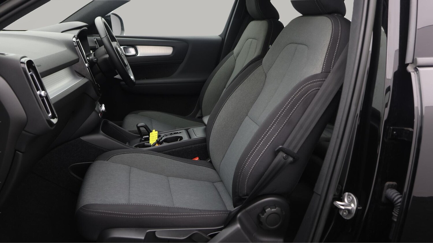 Used Volvo XC40 2022 for sale - 76550225: Photo 15