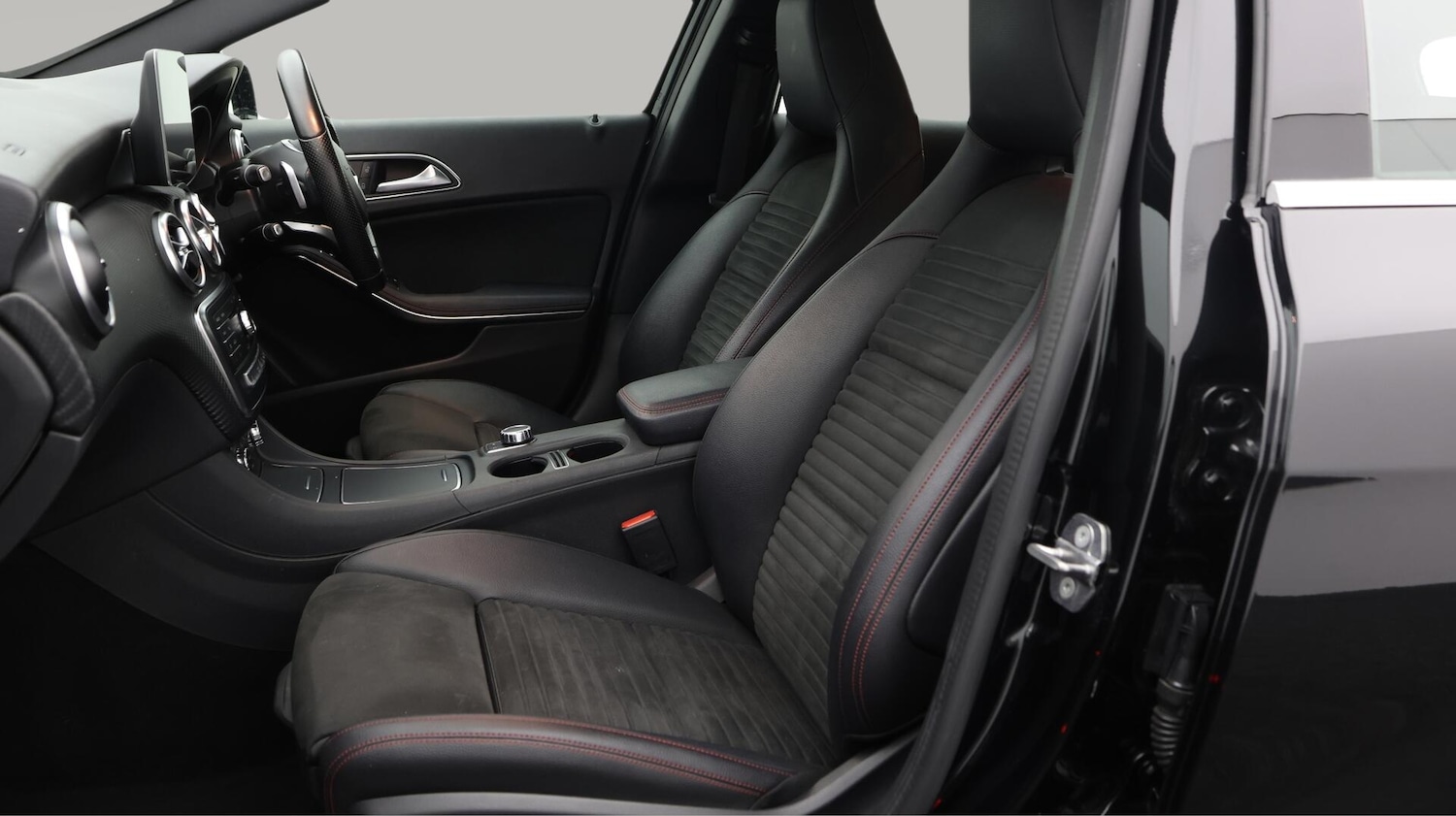Used Mercedes-Benz A-Class 2018 for sale - 76371597: Photo 15