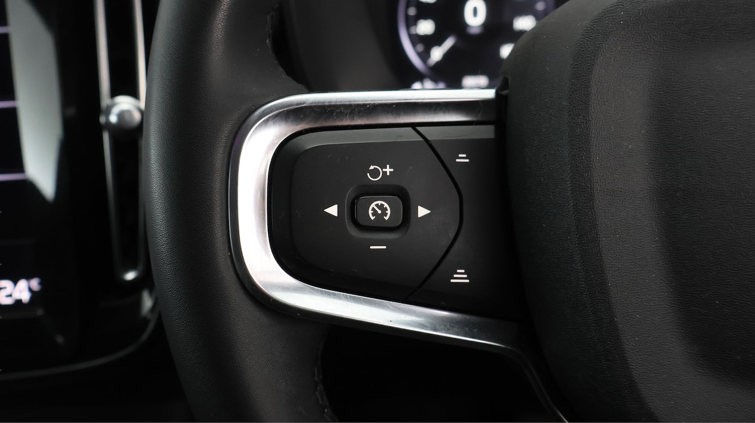 Used Volvo XC40 2022 for sale - 77776105: Photo 20