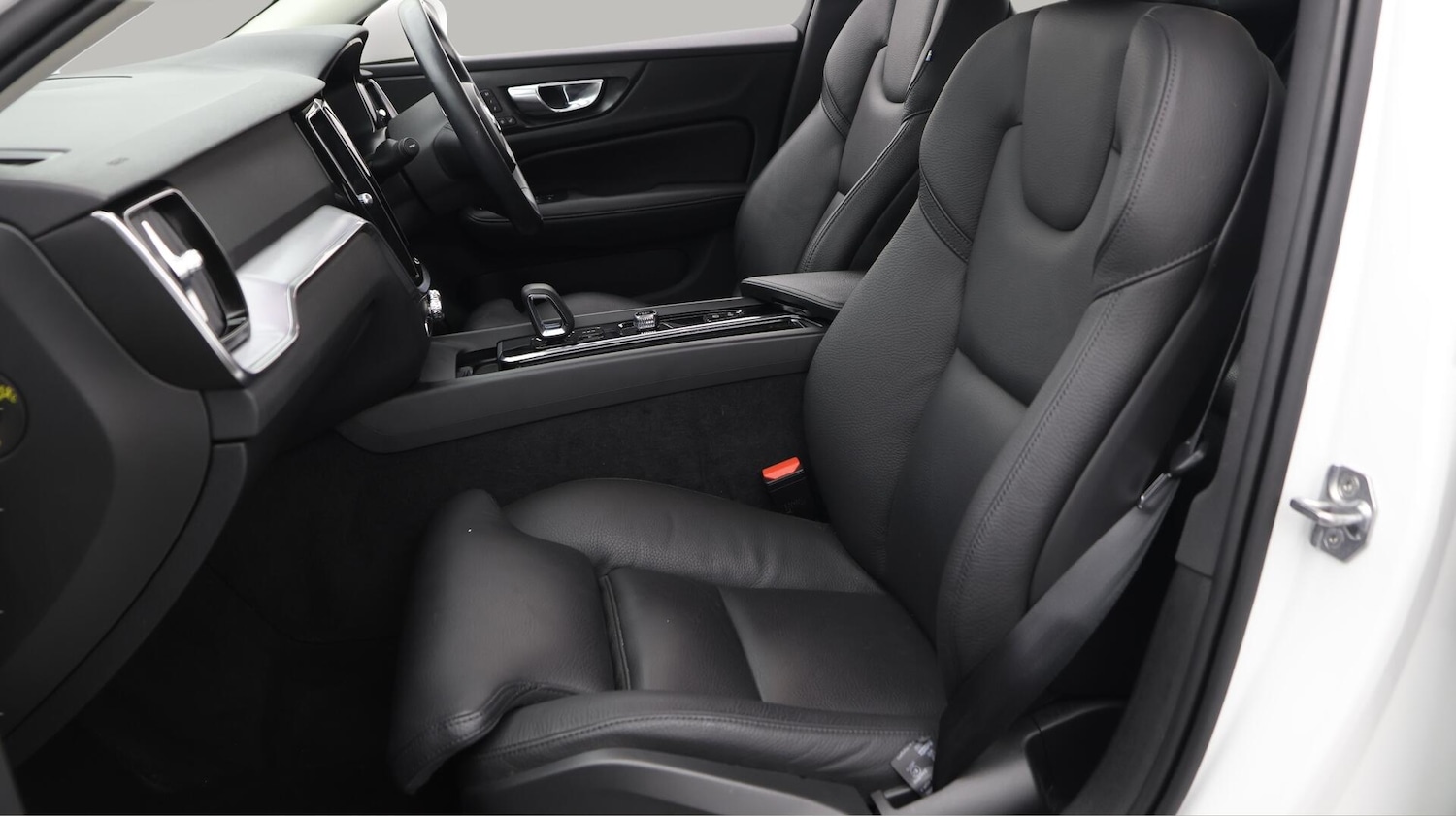 Used Volvo V60 2021 for sale - 76633790: Photo 15