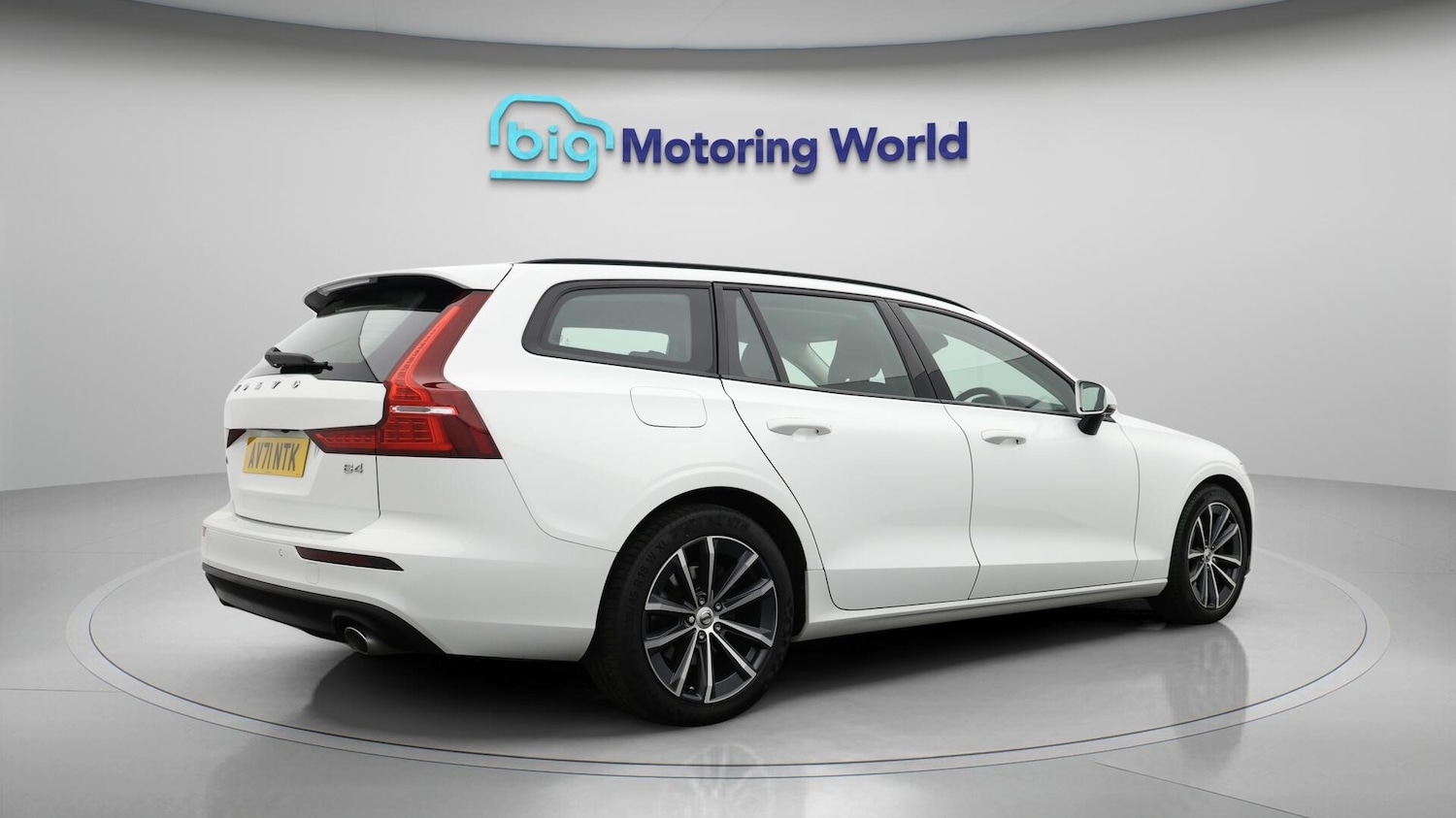 Used Volvo V60 2021 for sale - 76633790: Photo 8