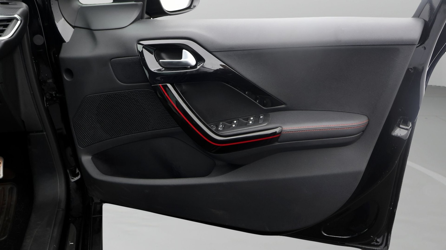 Used Peugeot 2008 2019 for sale - 77581884: Photo 15