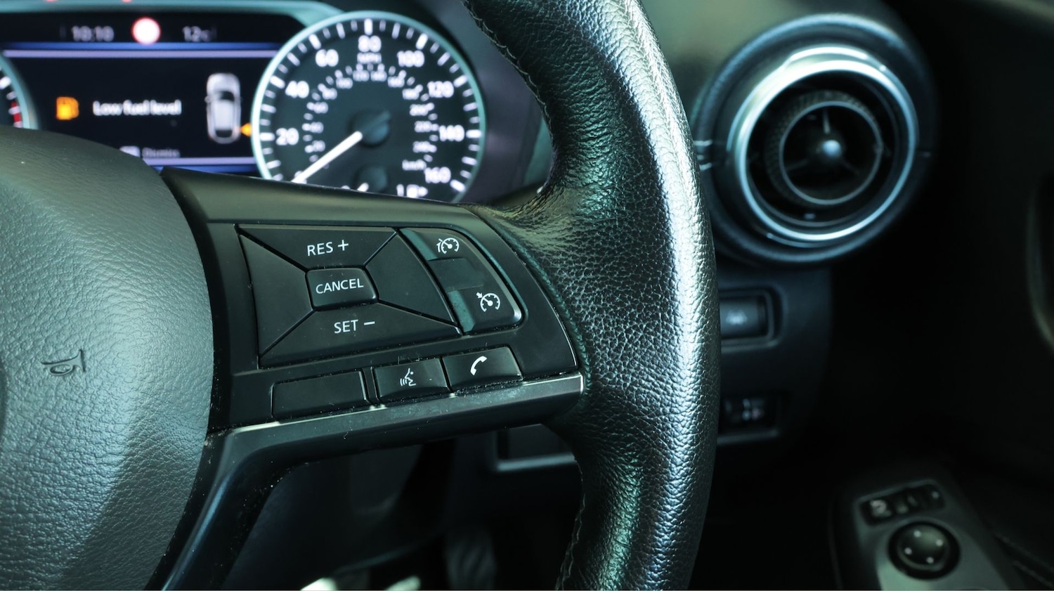 Used Nissan Juke 2023 for sale - 78039543: Photo 22