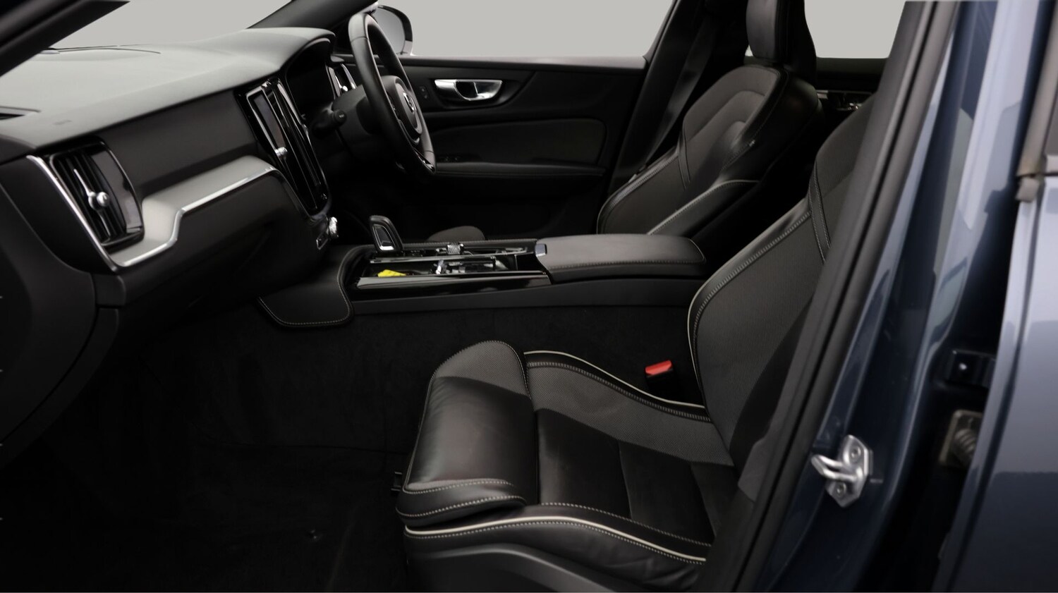 Used Volvo V60 2021 for sale - 77745311: Photo 14