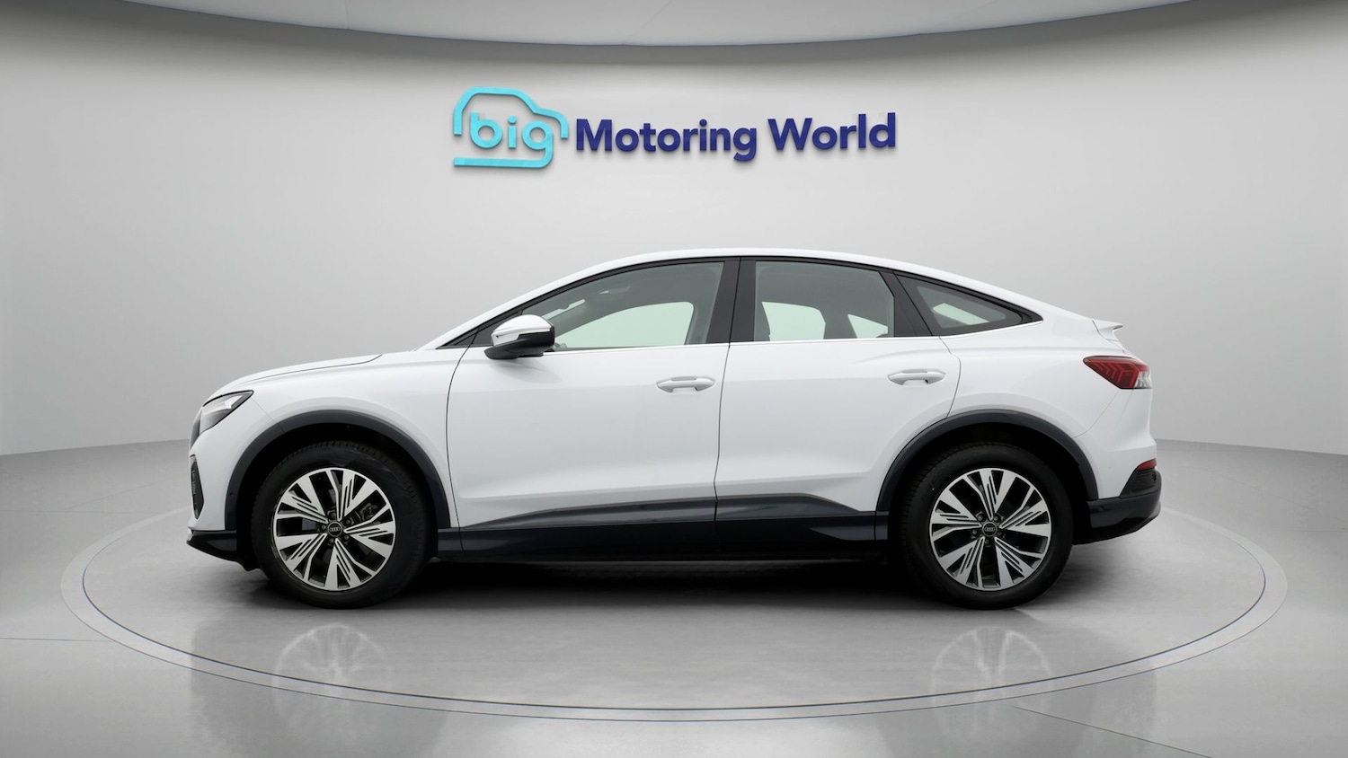 Used Audi Q4 e-tron 2023 for sale - 77750399: Photo 4