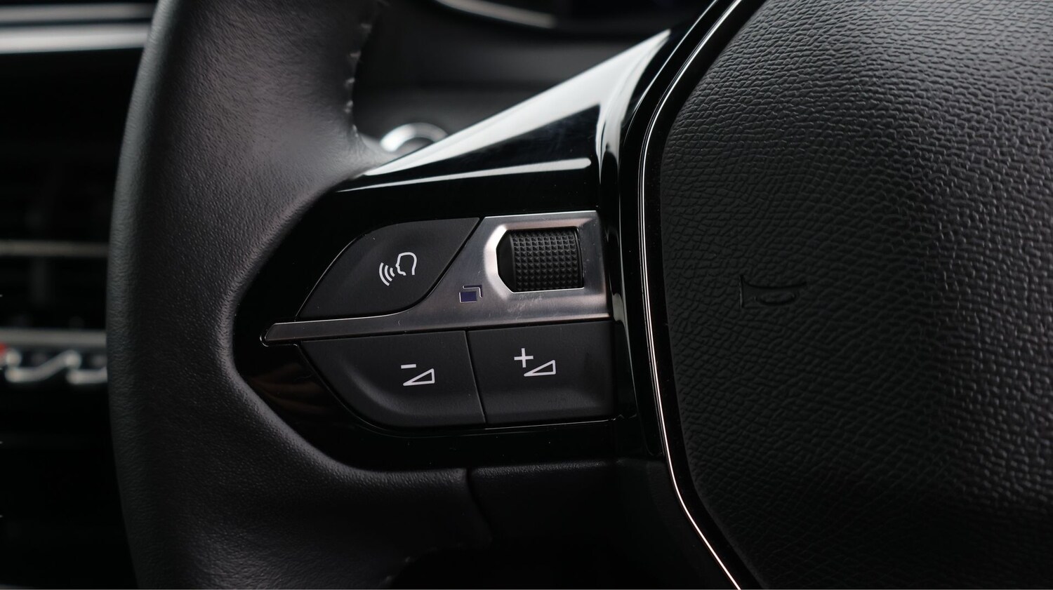 Used Peugeot 2008 2024 for sale - 77351065: Photo 21