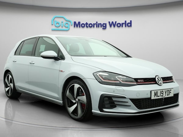 Used Volkswagen Golf 2019 for sale - 76201241: Photo 1
