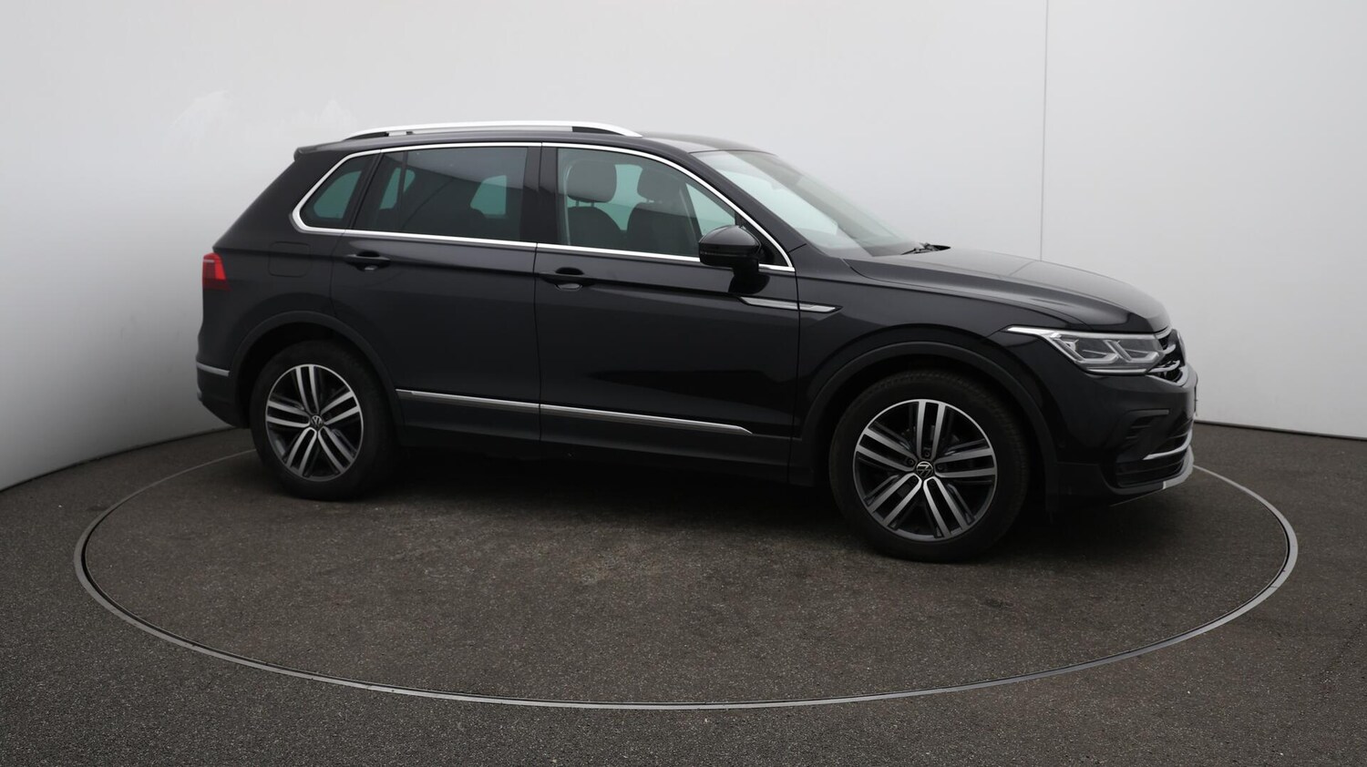 Used Volkswagen Tiguan 2022 for sale - 76085372: Photo 49