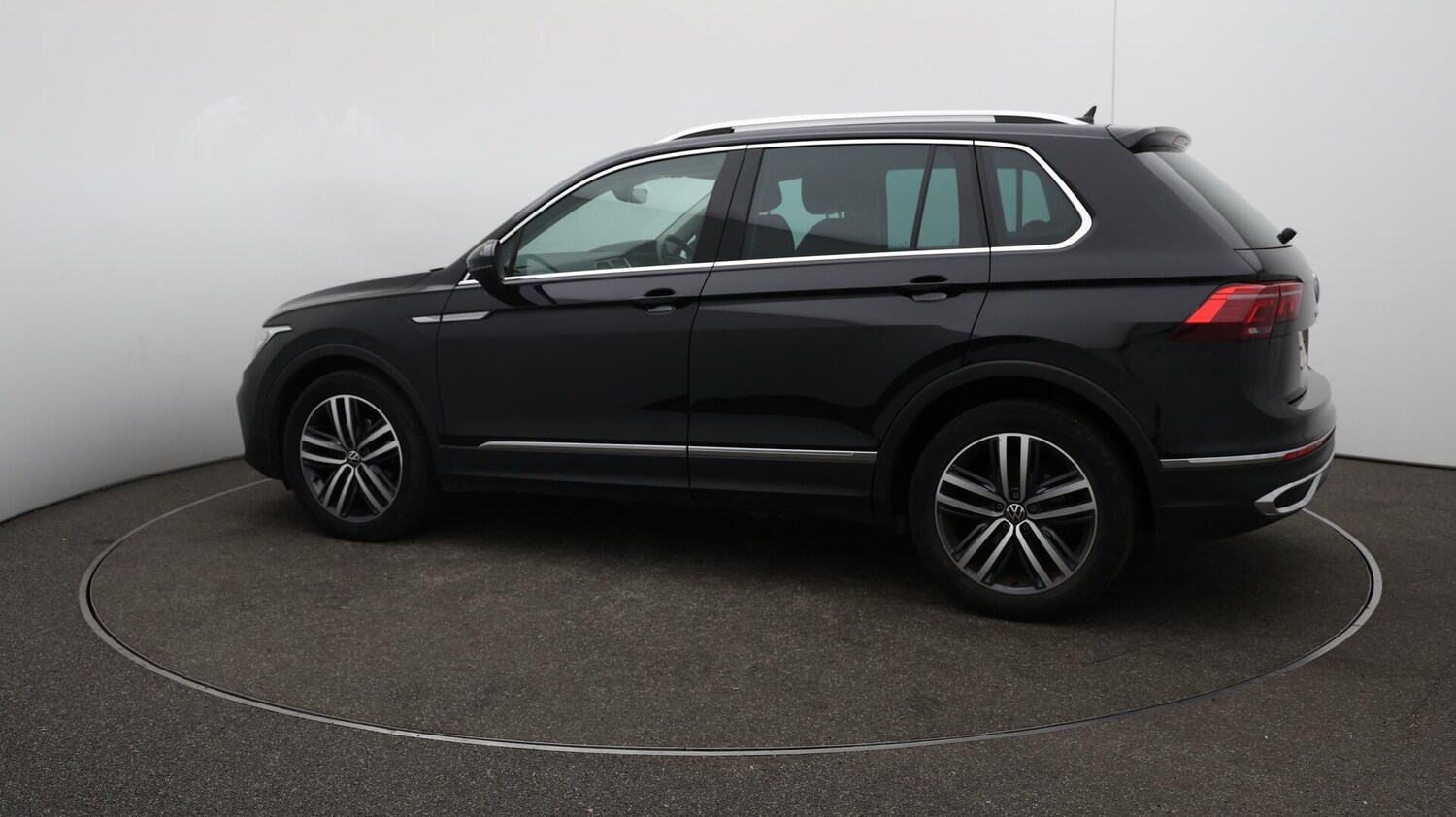 Used Volkswagen Tiguan 2022 for sale - 76085372: Photo 50