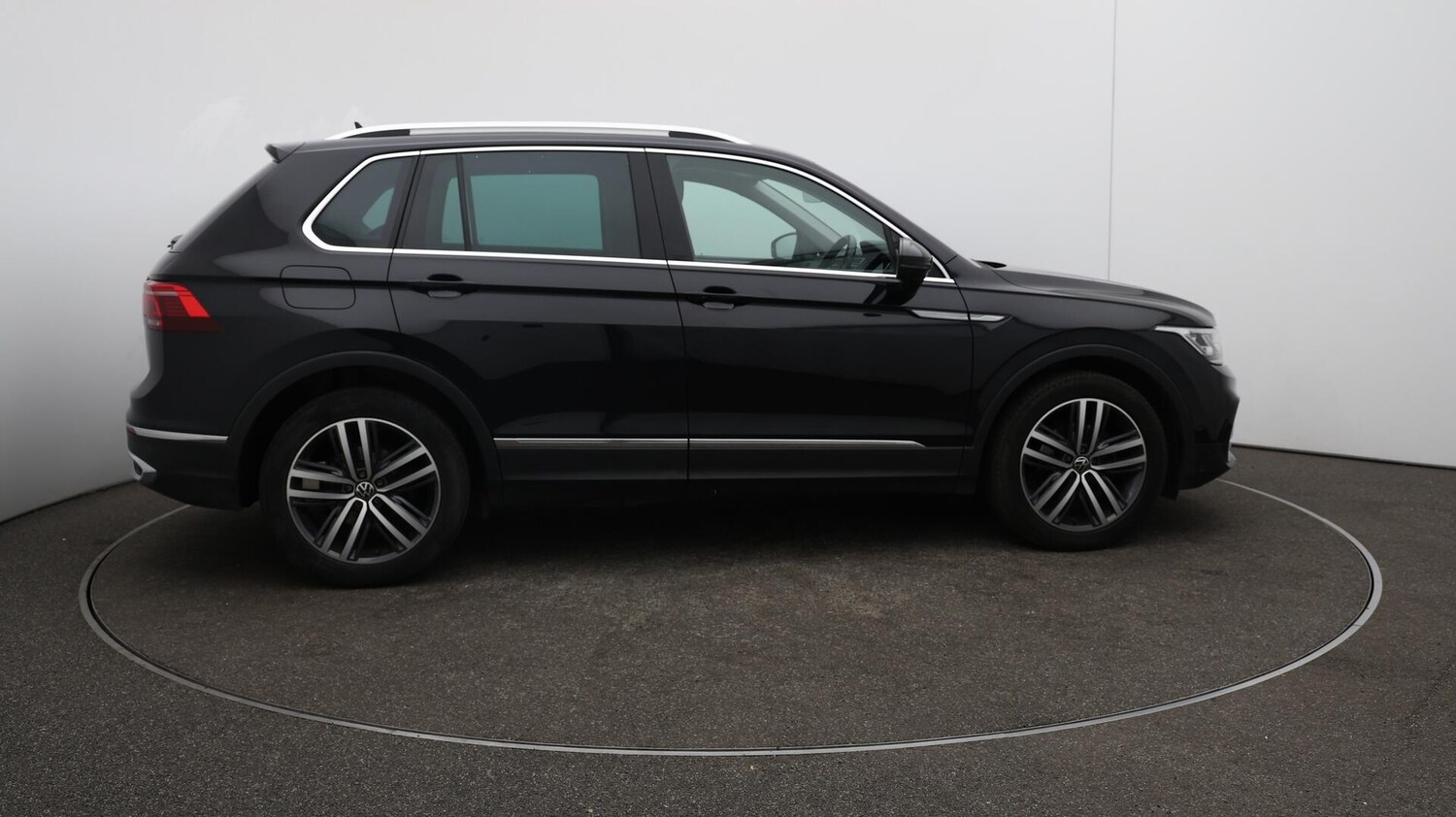 Used Volkswagen Tiguan 2022 for sale - 76085372: Photo 53