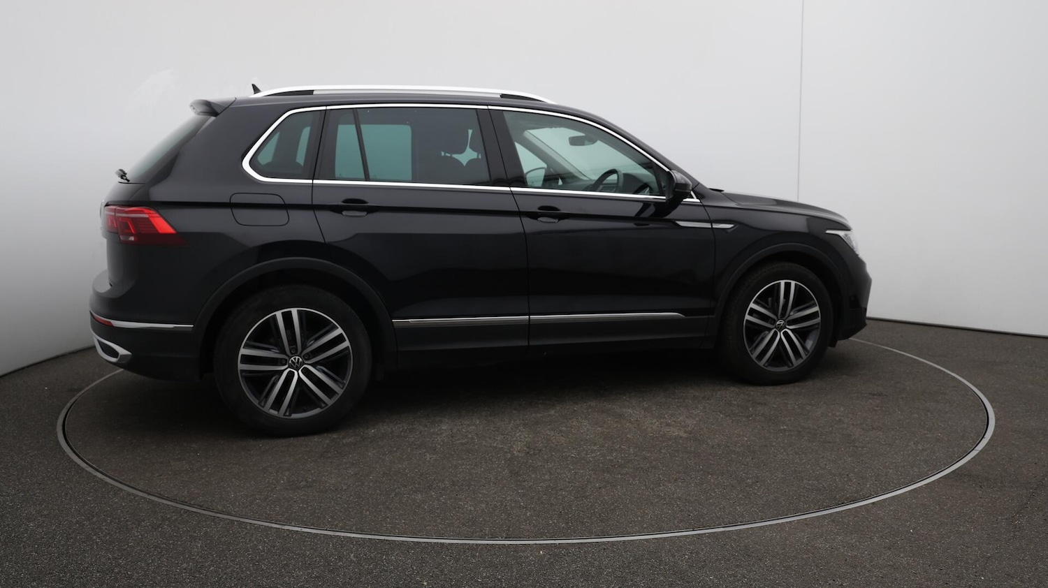 Used Volkswagen Tiguan 2022 for sale - 76085372: Photo 54