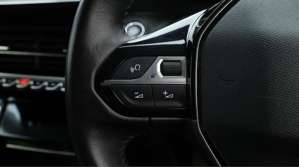 Used Peugeot 208 2021 for sale - 76271012: Photo 25