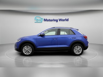 Used Volkswagen T-Roc 2023 for sale - 78320205: Photo