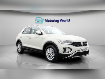 Used Volkswagen T-Roc 2023 for sale - 77031655: Photo