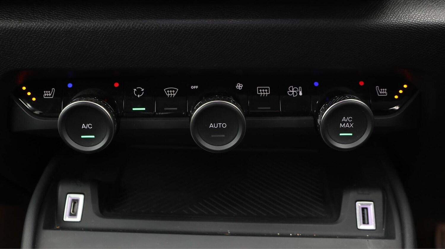 Used Citroen e-C4 2022 for sale - 76282768: Photo 24