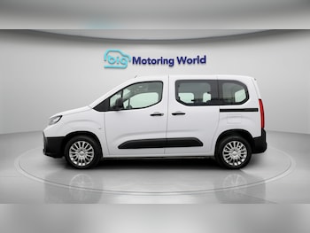 Used Toyota PROACE CITY Verso 2025 for sale - 77644012: Photo
