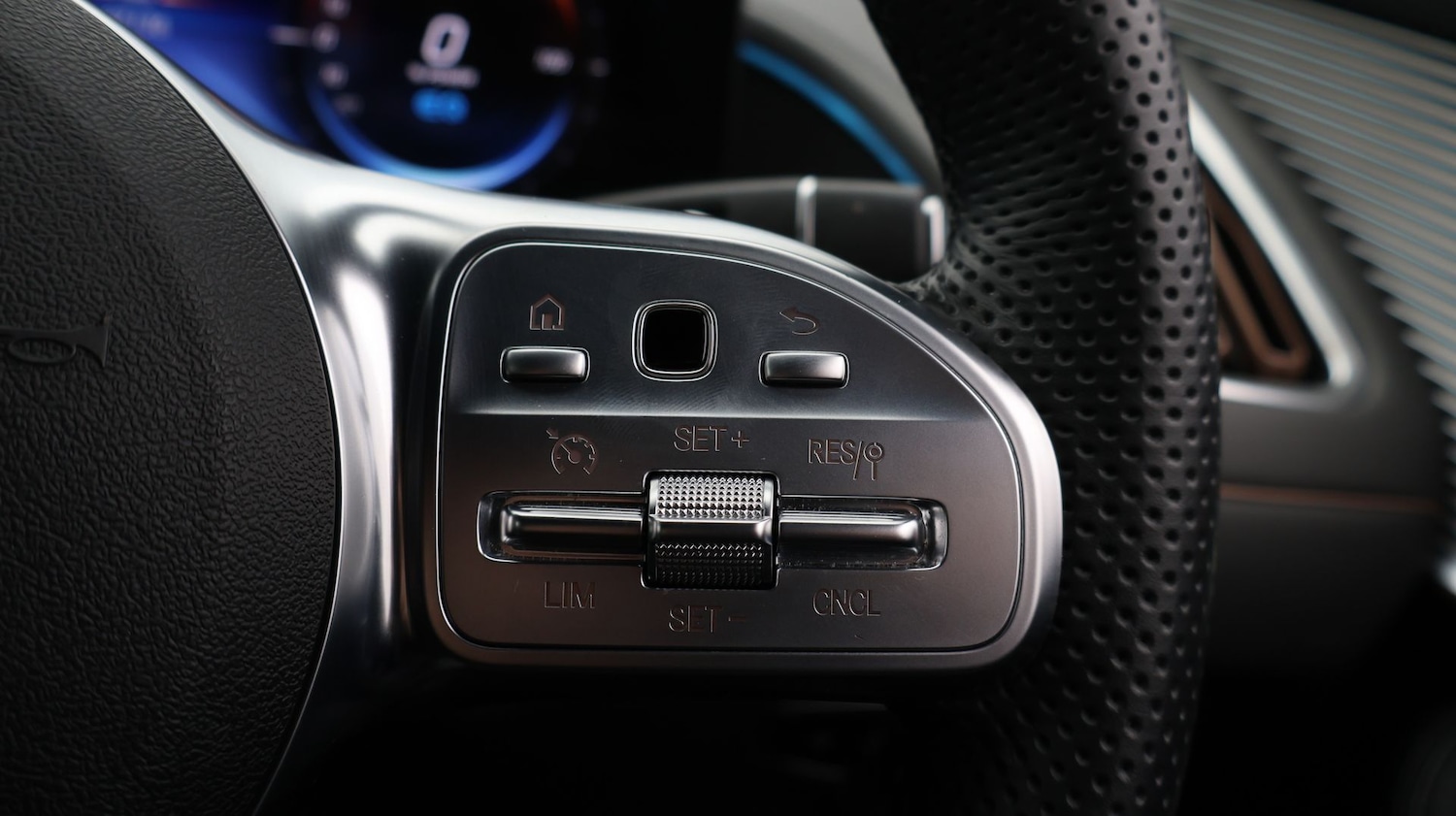 Used Mercedes-Benz EQC 2023 for sale - 77379002: Photo 26