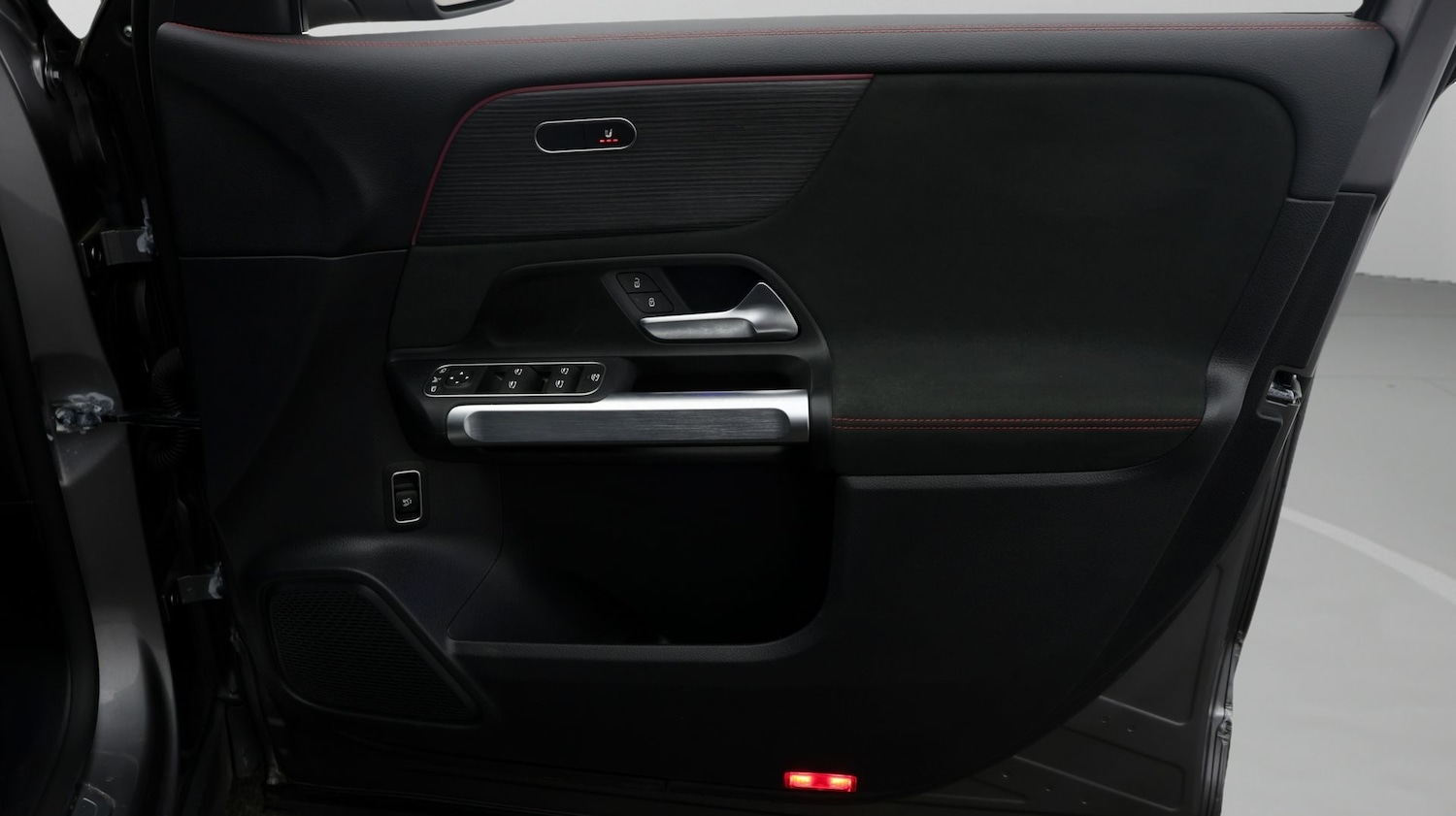 Used Mercedes-Benz EQB 2023 for sale - 77616932: Photo 15