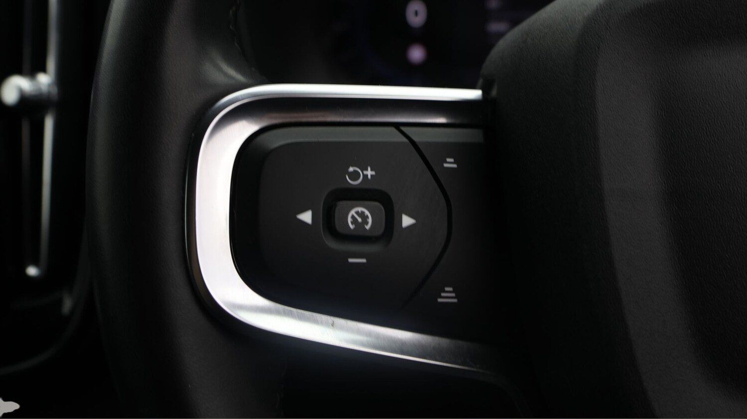 Used Volvo XC40 for sale - 77182118: Photo 20